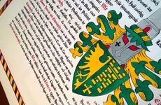 mittelalterlich gestalteter Ritterbrief - Detail Wappen - Aquarell und Tusche auf Büttenpapier - A3 -  Larp Urkunde erstellen lassen
